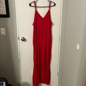 Elegant Red Maxi Dress w/ adjustable straps and Pockets